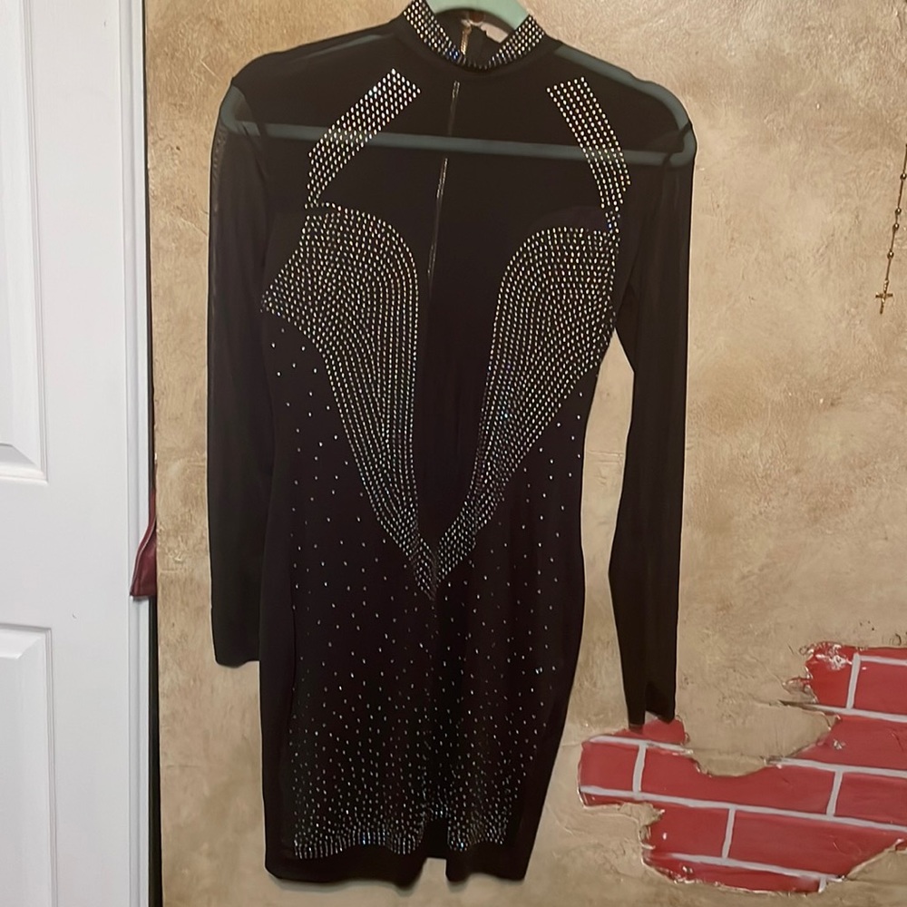 Beautiful black dress 👍